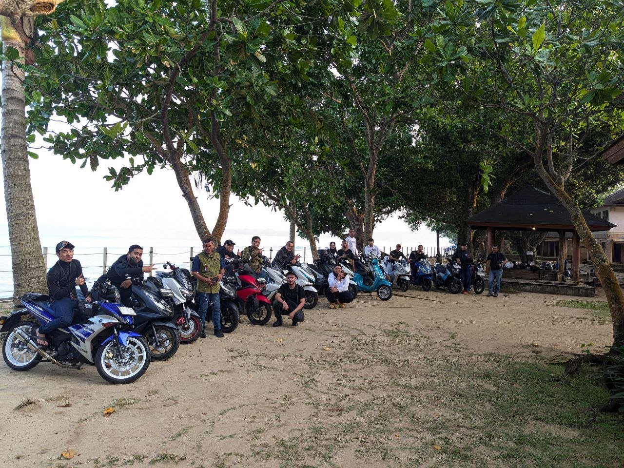 Berhenti Sejenak, Mengikat Cerita
